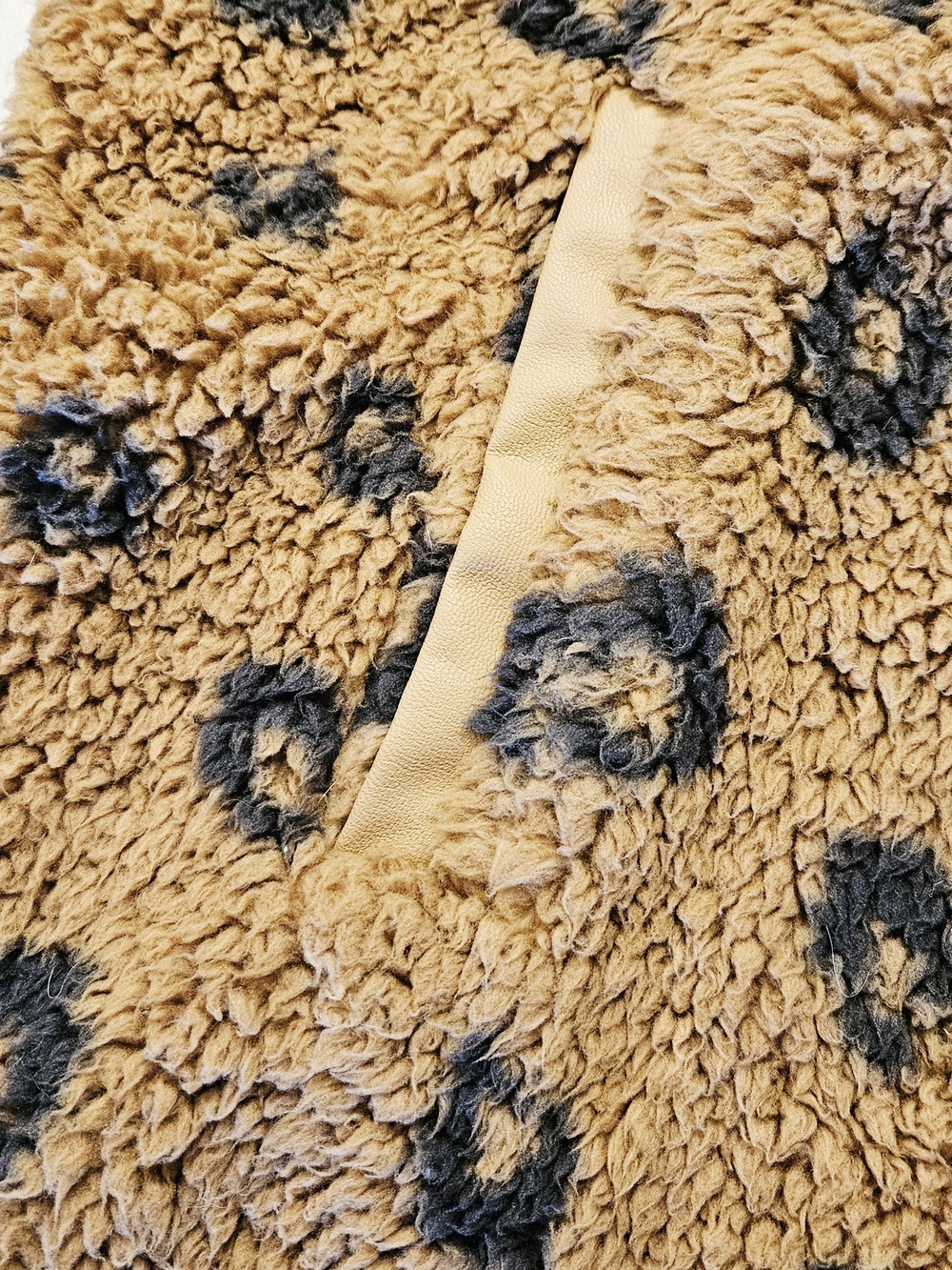 Abercrombie Women's Cozy Leopard Sherpa Pullover - Tan/Black - Picture 4 of 9